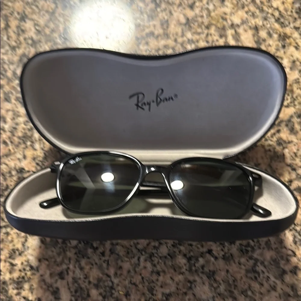Ray-Ban Black Sunglasses